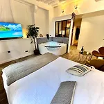 Apartment Le Corneille - Jacuzzi, Sauna & Parking Par Atypique