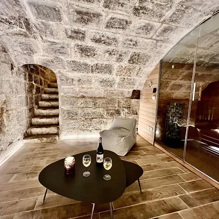 Le Corneille - Jacuzzi, Sauna & Parking Par Atypique Apartamento *