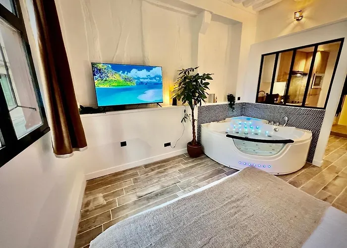 Le Corneille - Jacuzzi, Sauna&parking Par Atypique Appartement Rouen